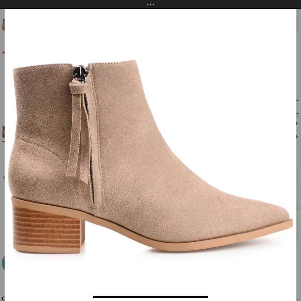 EUC Chic Tru Comfort Foam Beige Ankle Booties with Cute Tassel Zipper Low Heel